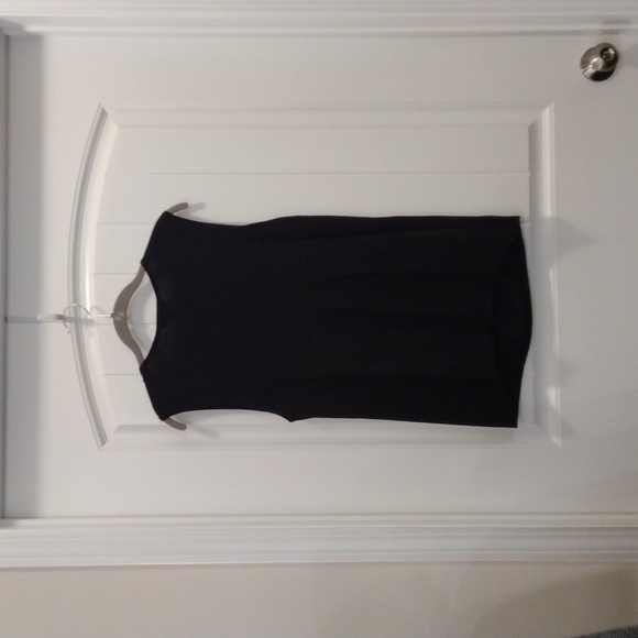 Top - Picture 2 of 3